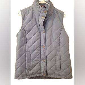 G.H. BASS & CO. QUILTED VEST IN DUSTY BLUE